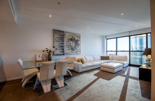 Southbank Apartment | Prima Tower - Luxury Apartment Opposite to Casino and MCEC