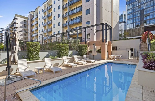 Perth Central Business District Apartment | Prime 2BR Suite on Mounts Bay Road