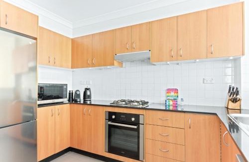Marrickville Apartment | Pristine 2-Bed Near Marrickville Village