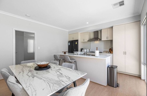 Alkimos House | Pristine Modern Living in Alkimos