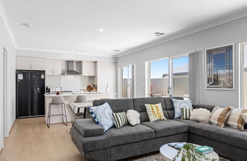 Alkimos House | Pristine Modern Living in Alkimos
