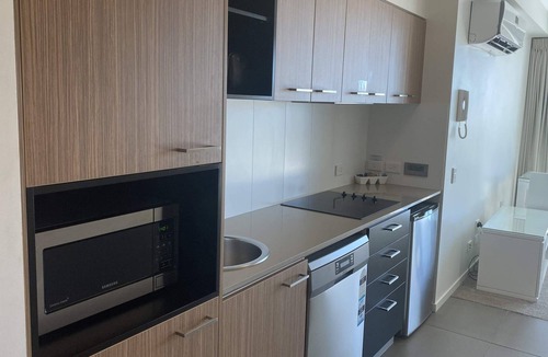 Mackay Apartment | Private and Modern One Bedroom Apartment