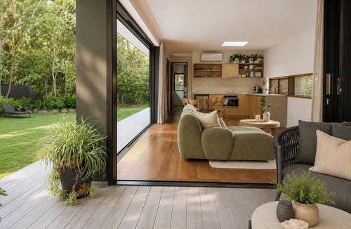 Broken Head House | Private Beachfront Bungalow. Pet-Friendly!