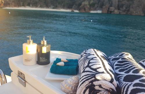 Airlie Beach Boat Rental | Private Charter - Ocean Free
