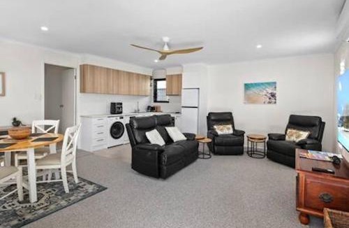 Minyama Apartment | Private Escape | Mooloolaba Close & Courtyard