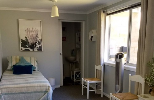 Sutton Forest Bed & Breakfast | Private Family Bedroom w ensuite (pet friendly)