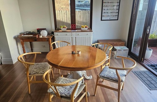 Manly House | Private Manly Suite, Walk to Beach & Wharf