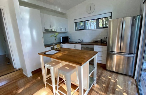 Elizabeth Beach Apartment | Private, modern self-contained studio in Elizabeth Beach