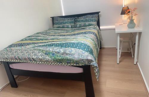 Elderslie House | Private Rm6in Elderslie