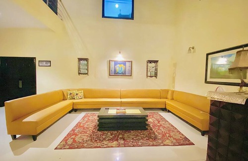 Amritsar Resort | Private room ∙ 5 guests
