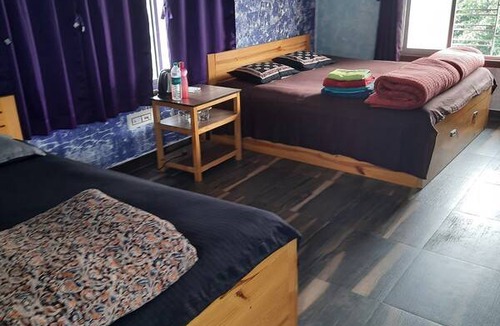 Bolpur Resort | Private room ∙ 5 guests