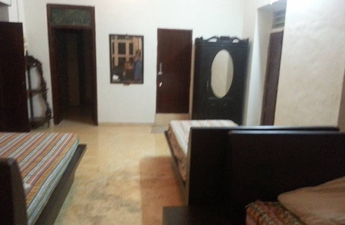 T Nagar Resort | Private room ∙ 3 guests