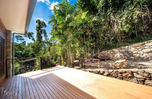 Airlie Beach House | Private Stone House