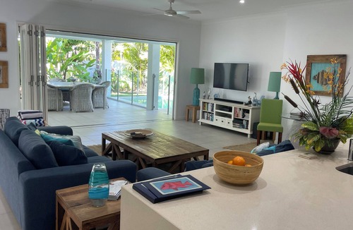 Port Douglas Villa | Private,tranquil, secure and 3 minute flat walk to Four Mile beach