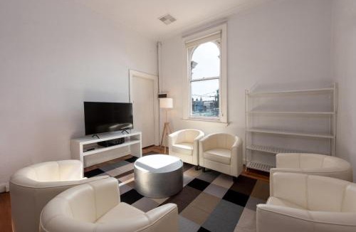 Fitzroy North Hotel | Private Unit in Heritage Building in Fitzroy North