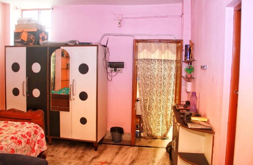 Tollygunge Apartment | Privet entry deluxe 1-bedroom
