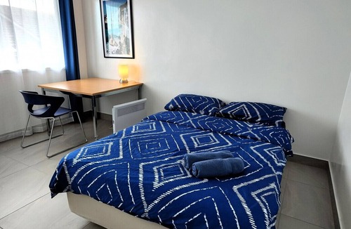 Oak Park House | *Promo!* 2-Min to Train Station!