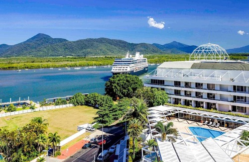 Cairns Central Business District Hotel | Pullman Reef Hotel Casino