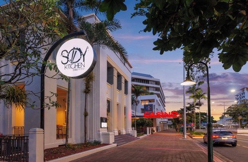 Cairns Central Business District Hotel | Pullman Reef Hotel Casino