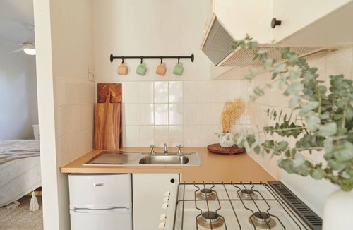 Windsor Apartment | Quaint Apartment Off Chapel Street