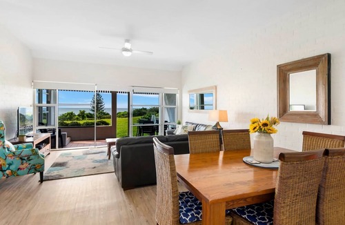 Lennox Head Apartment | Quarterdeck 18 - Beachfront Apartment