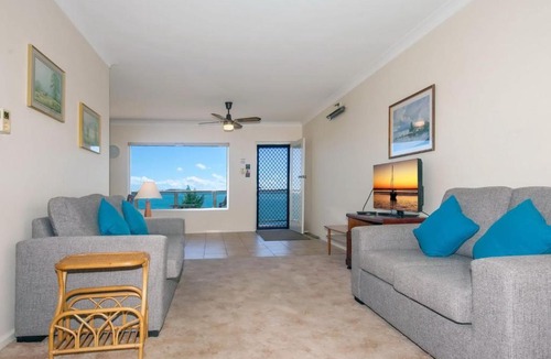 Nelson Bay Apartment | Quarterdeck Unit 3 12 Magnus Street