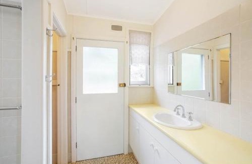 Pambula Beach Apartment | Queens Cove