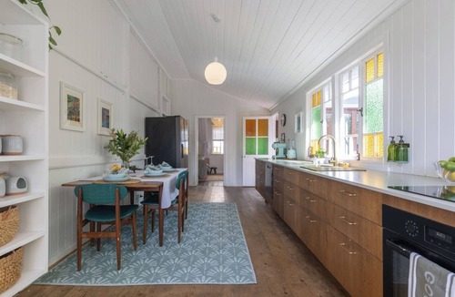 Wynnum House | Queenslander Bay Views, Pool, AC