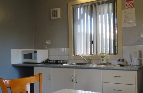 Kojonup Cabin | Quiet and relaxing place for Holiday or work with a lovely country feel.