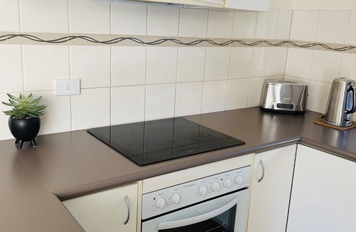 Yarrawonga Apartment | Quiet area across from the lake