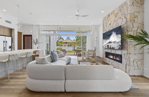 Hastings Point House | Quiet Coastal Retreat with BBQ & Outdoor Space