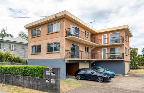 Bulimba Apartment | Quiet & Cozy Bulimba Escape