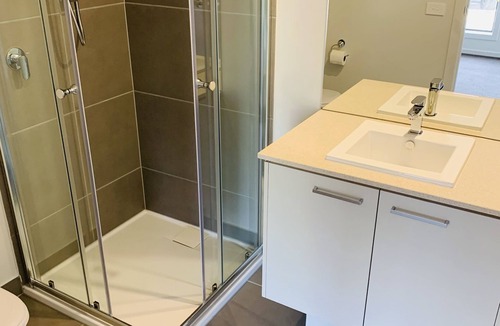 Charlemont House | Quiet getaway Surf-Coast & Geelong