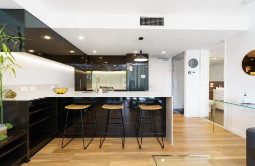 Reid Apartment | Quiet Modern Apartment in Prime Location - Hosted by Canstay