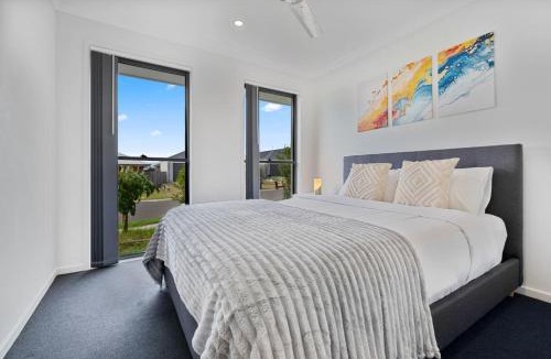 Park Ridge House | Quiet n Stylish 3mins to Mall Modern 4BR House