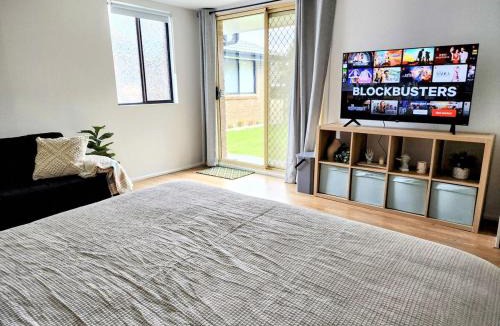 Cranebrook Apartment | Quiet Peaceful Getaway with private backyard