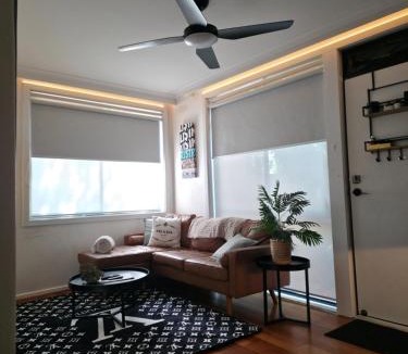 Northcote Apartment | Quiet, Peaceful Northcote Unit