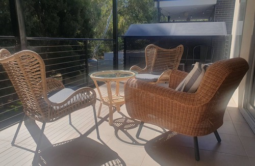 Spring Gully House | Quiet Retreat surrounded by parkland walking and riding trails.