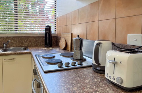 Cable Beach Apartment | Quiet Studio Hideaway 5 minutes Walk to Cable Beach
