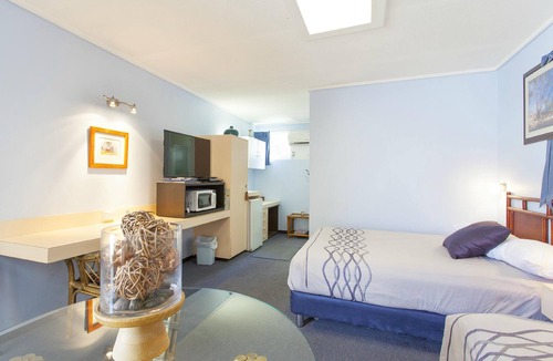 Hamilton Hotel | Raceways Motel
