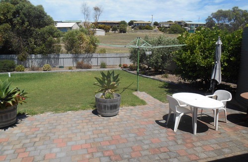 Para Wurlie House | Racker's Retreat ~ Esplanade position, Sea Views