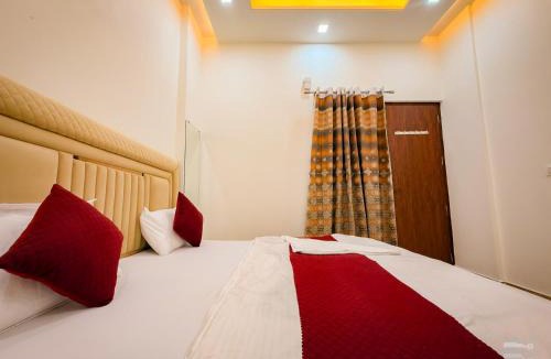 Vrindavan Hotel | Radha Palace