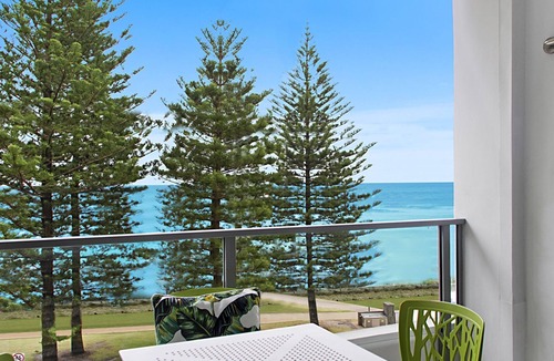 Coolangatta Apartment | Rainbow Pacific Unit 12 - Beachfront unit a great spot for a family beach holiday with Wi-Fi Inc.