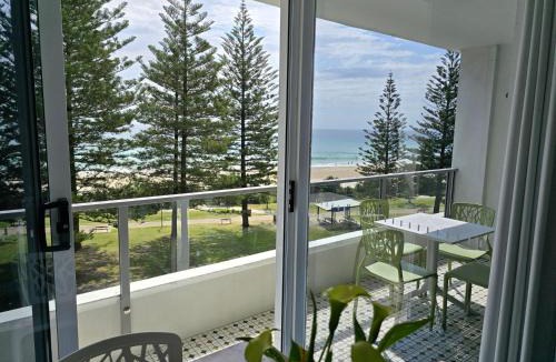 Coolangatta Apartment | Rainbow Pacific Unit 12