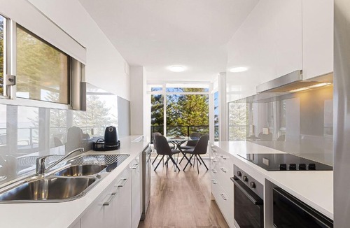 Coolangatta Apartment | Rainbow Pacific Unit 15