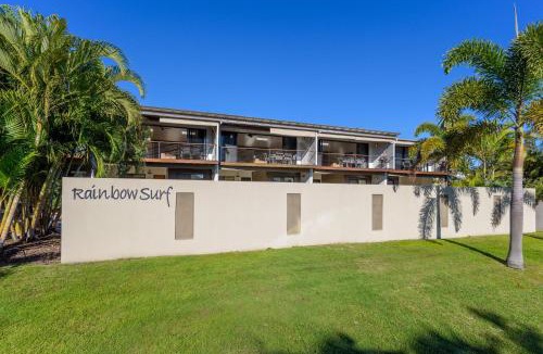 Rainbow Beach Apartment | Rainbow Surf 1 - Rainbow Beach - Aircon - pool - walk to beach - Wifi