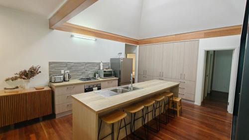 Kuranda House | Rainforest Escape moments from Waterfall