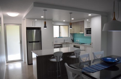 Moffat Beach Apartment | Raintrees Moffat Beach