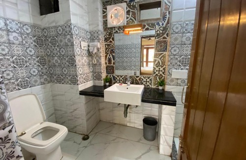 Raichak House | Raj Villa