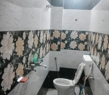 Paschim Vihar House | Rajwaniya home